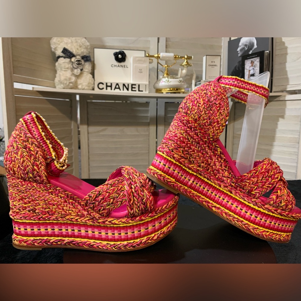 EUC!!!
ANTOLINA 💝Woven /Cotton Platform Sandals.